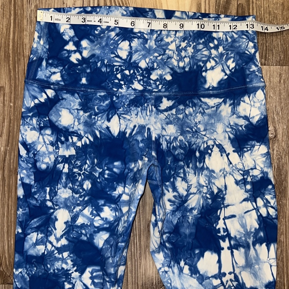Lululemon Wunder Under Pant (Hi-Rise) Shibori
Shibori Varsity Blue White - Picture 4 of 10